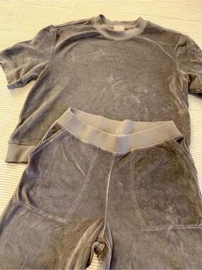 PACT Organic Soft Gray Velour Lounge Pants and Top | M
